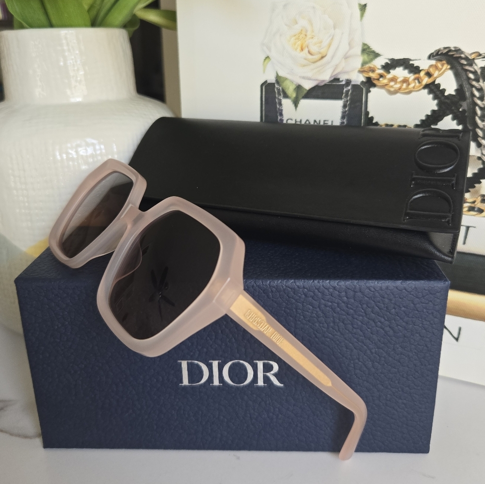 ⛔️SOLD⛔️Christian Dior Midnight S2F 56mm Geometric Matte Pink Sunglasses - Picture 4 of 11